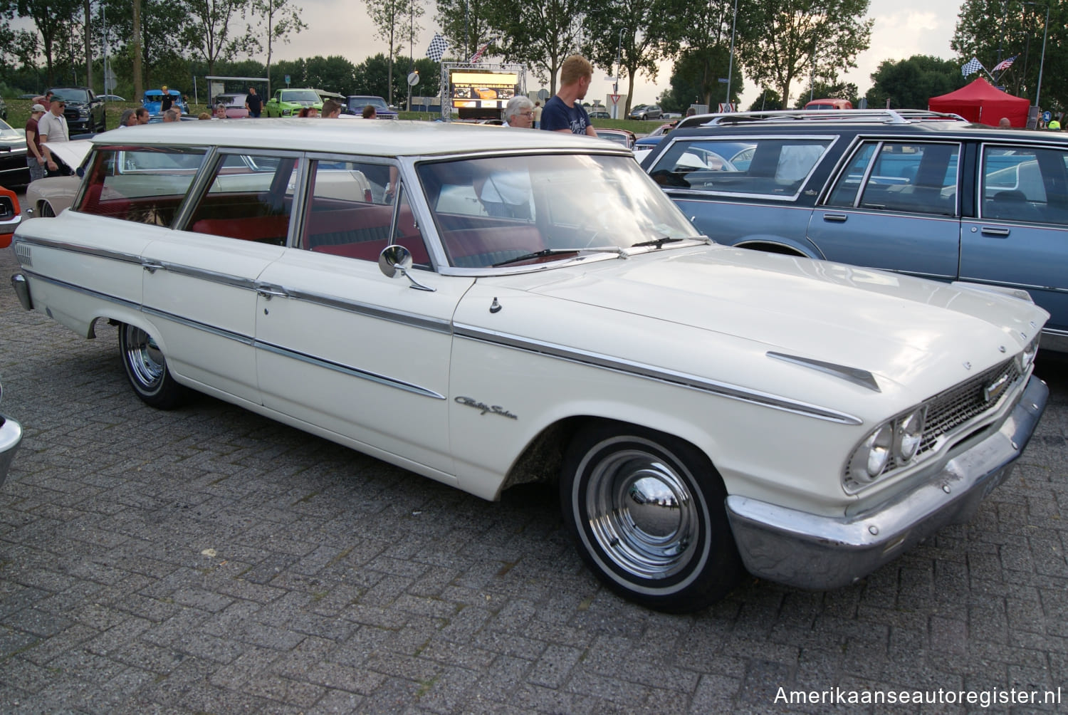 Ford Country Sedan uit 1963